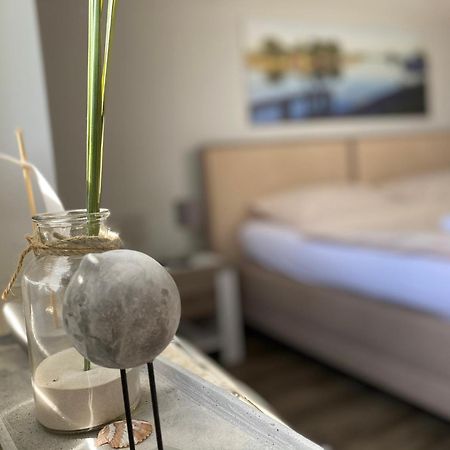 Zum Alten Faehrhaus - Bed & Breakfast Wrohm Luaran gambar
