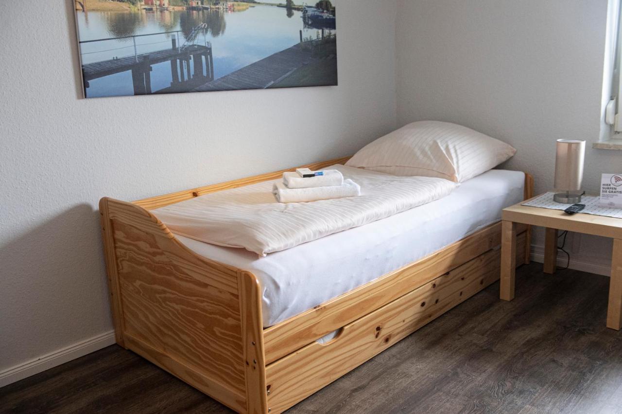 Zum Alten Faehrhaus - Bed & Breakfast Wrohm Luaran gambar