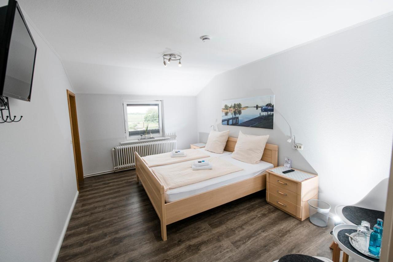 Zum Alten Faehrhaus - Bed & Breakfast Wrohm Luaran gambar