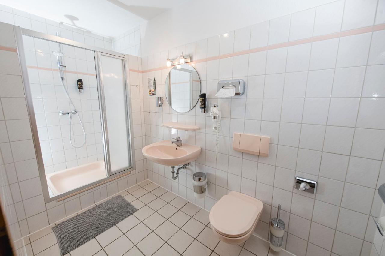 Zum Alten Faehrhaus - Bed & Breakfast Wrohm Luaran gambar