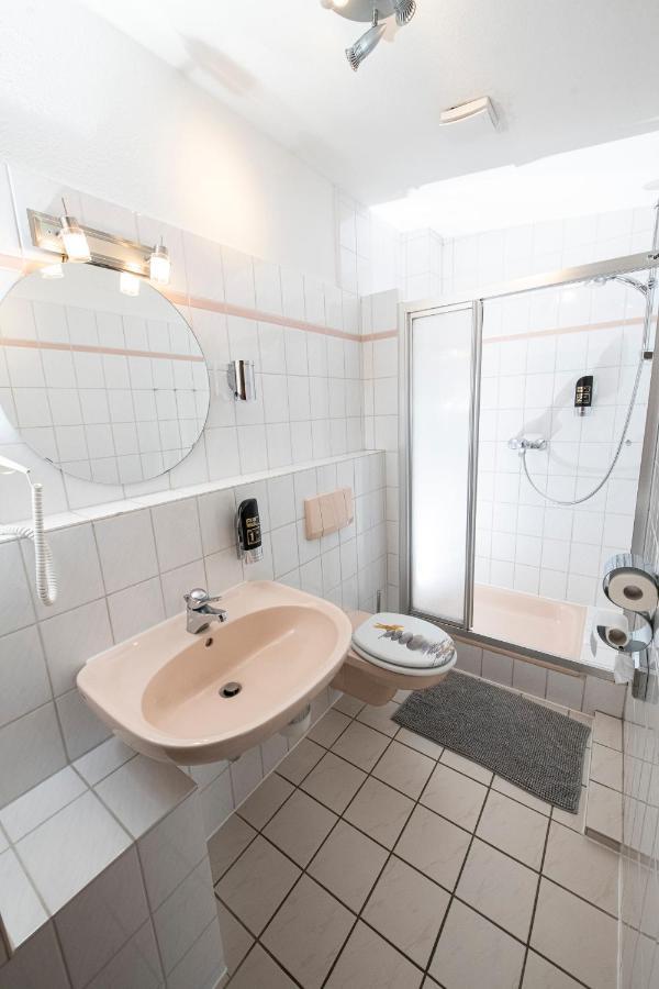 Zum Alten Faehrhaus - Bed & Breakfast Wrohm Luaran gambar